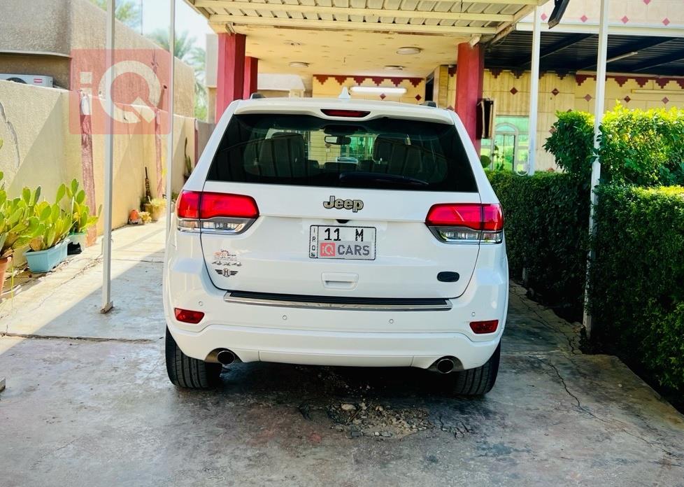 جیپ گراند شیرۆکی